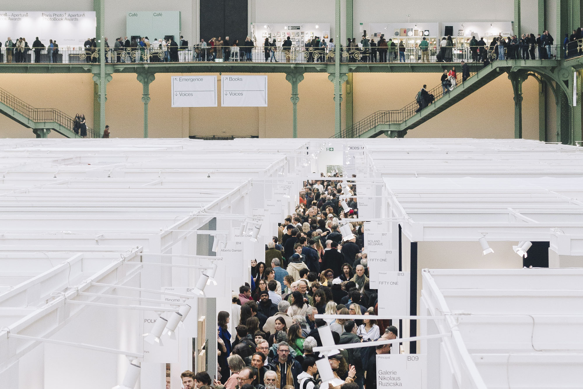 Publikum der Paris Photo 2025, © 2025 Reed Exhibitions Limited, Foto: Gregoire Grange