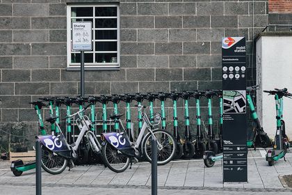 Sharingstation an der Kunstakademie © Connected Mobility Düsseldorf GmbH