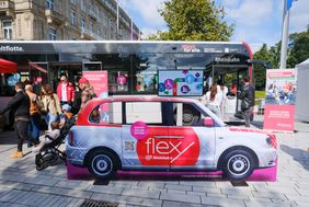 Die Rheinbahn war beim Tag der nachhaltigen Mobilität mit einem gut frequentierten Stand vertreten © Landeshauptstadt Düsseldorf, Michael Gstettenbauer 