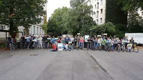 Vertreter der Schulteams im Stadtradeln-Wettbewerb präsentieren sich. Foto: David Young 