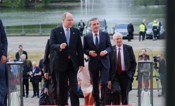 Fürst Albert II. von Monaco mit Oberbürgermeister Thomas Geisel / Prince Albert II of Monaco and Lord Mayor Thomas Geisel / Le Prince Albert II de Monaco avec le maire Thomas Geisel. (C) Landeshauptstadt Düsseldorf, Michael Gstettenbauer