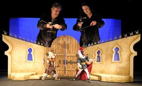 Hinter den Kulissen ©Düsseldorfer Marionetten-Theater 