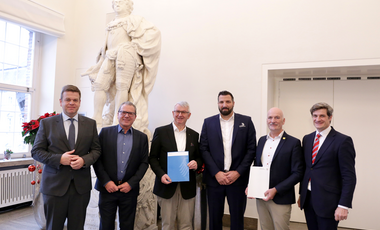 Matthias Heidmeier, MAGS, Peter Thiele, BMBF, Michael Hafner, WorldSkills Germany, Gil Belling, WorldSkills Luxemburg, Hubert Romer, WorldSkills Germany, Wirtschaftsdezernent Christian Zaum © Landeshauptstadt Düsseldorf/Ingo Lammert 