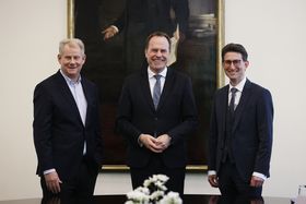 Andreas Schmitz, Präsident der IHK Düsseldorf, Oberbürgermeister Dr. Stephan Keller und Dr. Daniel Kleine, Vorstandsvorsitzender Industriekreis Düsseldorf (v.l.), Foto: Young.