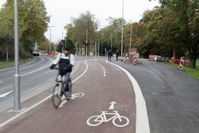 Foto von der neuen Radverkehrsanlage an der Hofgartenrampe 