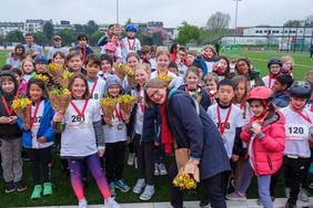 Gruppenfotos der Teilnehmer des Petit Départ in Oberkassel