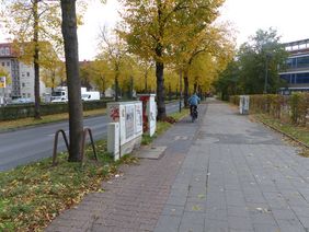 Foto vom Rad- und Fußweg im Seitenraum auf dem Hennekamp