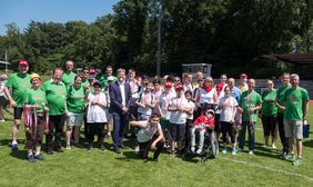 Gruppenbild zum Abschluss des Special Petit Départ 2018 im Rather Waldstadion