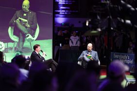 Stadtdirektor Burkhard Hintzsche im Gespräch mit Moderator André Scheidt. Foto: Anna Mroz-Witkowska und Amaury Backhaus