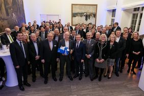 Oberbürgermeister Thomas Geisel begrüßte Repräsentanten der Wassersportwirtschaft zum traditionellen Empfang im Jan-Wellem-Saal des Rathauses. Foto: Michael Gstettenbauer