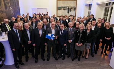 Oberbürgermeister Thomas Geisel begrüßte Repräsentanten der Wassersportwirtschaft zum traditionellen Empfang im Jan-Wellem-Saal des Rathauses. Foto: Michael Gstettenbauer