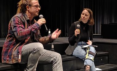 Regisseur Constantin Gross und Moderatorin Louisa von Essen im Interview ©Landeshauptstadt Düsseldorf