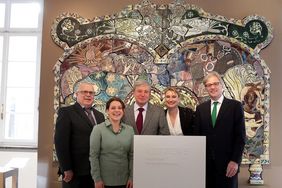 Boris Nichepurenko (Museum Kolomenskoje), Janine Ruffing (Hetjens), Sergey Khudyakov (Museum Kolomenskoje), Dr. Daniela Antonin (Hetjens) und Kulturdezernent Hans-Georg Lohe (v.l.)