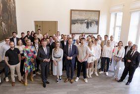 OB Dr. Stephan Keller (Mitte) beim Empfang für die Düsseldorfer Handwerksmeisterinnen und Handwerksmeister der Handwerkskammer im Jan-Wellem-Saal, Foto: Lammert.