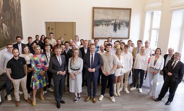 OB Dr. Stephan Keller (Mitte) beim Empfang für die Düsseldorfer Handwerksmeisterinnen und Handwerksmeister der Handwerkskammer im Jan-Wellem-Saal, Foto: Lammert.