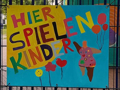 Plakat in dem Haus für Kinder, Jugendliche und Familien In der Donk