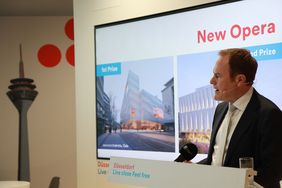 Oberbürgermeister Dr. Stephan Keller präsentiert den Immobilienstandort Düsseldorf auf der MIPIM 2026. © Landeshauptstadt Düsseldorf 