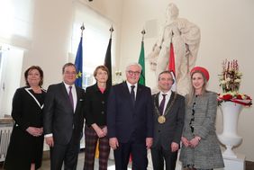 (V. l.) Susanne Laschet, Armin Laschet, Elke Büdenbender, Frank-Walter Steinmeier, Thomas Geisel und Vera Geisel