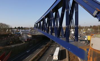 Beim Bau der Brücke über den Nordstern geht es gut voran. Foto: Ingo Lammert 