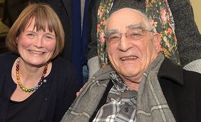 Bürgermeisterin Klaudia Zepuntke hat den Auschwitz-Überlebenden Gary Wolff im Rathaus begrüßt, Foto: Wilfried Meyer.