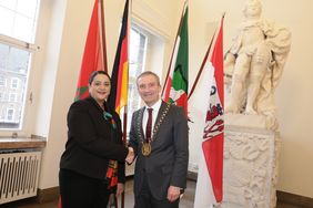 Oberbürgermeister Thomas Geisel empfing die neue Generalkonsulin des Königreichs Marokko, Lalla Loubna Ait-Bassidi, im Jan-Wellem-Saal des Rathauses. Foto: Ingo Lammert