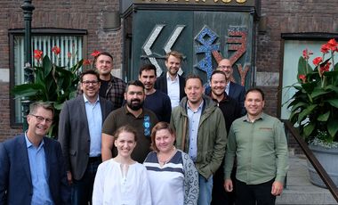 Stefan Ferber, Leiter des Amtes für Umwelt- und Verbraucherschutz, empfing die Delegation aus Czernowitz sowie Vertreterinnen und Vertreter des deutsch-ukrainischen Städtetandems Hoyerswerda und Novovolynsk zu einem Workshop im Düsseldorfer Rathaus. ©Landeshauptstadt Düsseldorf/Wilfried Meyer