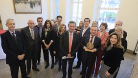 Oberbürgermeister Thomas Geisel hat eine Delegation der Deutsch-Griechischen Industrie- und Handelskammer Athen (AHK) im Rathaus empfangen. Foto: Wilfried Meyer