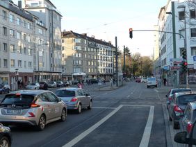 Foto von der Kreuzung Kölnerstraße/Gerresheimer Straße wo die Radverkehrsanlage aktuell noch endet.