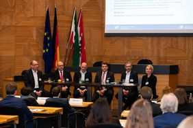 Auf dem 3. Immobilien-Dialog Wirtschaftsraum Düsseldorf diskutierten Experten über die Anforderungen an moderne Stadtplanung.  © Wirtschaftsförderung Düsseldorf 