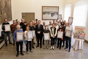 Foto von allen Stadradel Gewinnern 2022 im Rathaus.