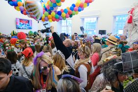 Gute Stimmung im vollen Jan-Wellem-Saal des Düsseldorfer Rathauses