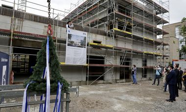 Richtfest für das Haus der Jugend - Blick auf das Gebäude