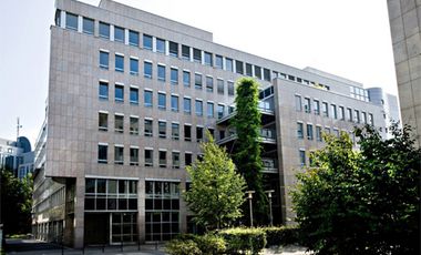Das neue Coworking-Center an der der Fritz-Vomfeld-Straße 34 ist verkehrsgünstig im Seesterngebiet gelegen © rent24