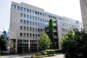 Das neue Coworking-Center an der der Fritz-Vomfeld-Straße 34 ist verkehrsgünstig im Seesterngebiet gelegen © rent24