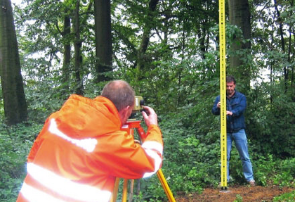Foto: Höhenbestimmung "höchster Geländepunkt in Düsseldorf"