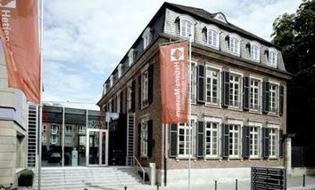 Die Front des Hetjens Museums