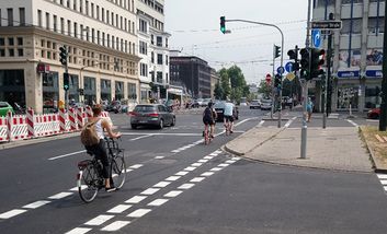 Am Wehrhahn / Ecke Worringer Straße