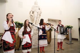 Das Ensemble "Makedonische Sonne" sorgte für das musikalische Programm, Fotos: Lammert