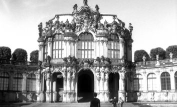 Carrie Mae Weems, Zwinger Palace, 2006, From the series: Museums Series, Digital c-print, framed 186 x 156 x 6 cm, © Carrie Mae Weems. Courtesy of the artist and Galerie Barbara Thumm, Jack Shainman Gallery, New York