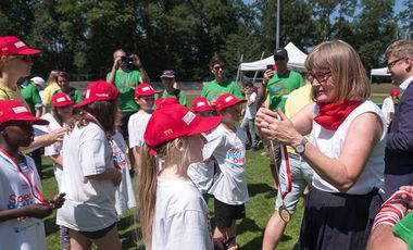 Die Siegerehrung, mit dabei auch Ex-Radprofi Ruben Zepuntke, Foto: Uwe Schaffmeister. 