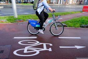 Rund 1,5 Millionen Euro wurden auf dem Lastring zur Verbesserung der Radverkehrsanlagen investiert. Foto: Michael Gstettenbauer 