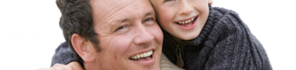 Father and son at beach smiling (Vater und Sohn lächelnd am Strand) © Monkey Business - Fotolia