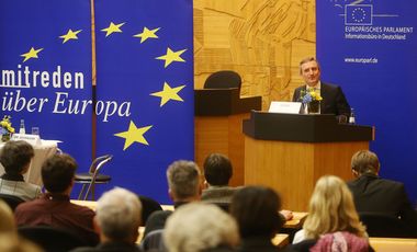 Oberbürgermeister Thomas Geisel bei seinem Grußwort, Foto: David Young