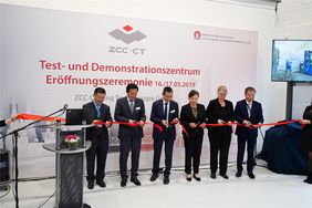 Offizielles „Ribbon Cutting“ bei der Eröffnung des neuen Test- und Demonstrationszentrums von ZCC Cutting Tools © ZCC Cutting Tools