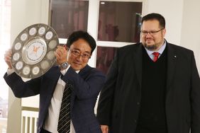 Die Japanische Internationale Schule darf den Wanderpokal nun behalten; Foto: Young