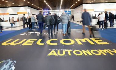 Welcome Technology – shaping security and innovation: Die XPONENTIAL Europe bringt internationale Technologieanbieter, Industrie, Forschung, Start-ups und sicherheitsrelevante Akteure in Düsseldorf zusammen und macht autonome Systeme und Robotik live erlebbar. © Messe Düsseldorf / ctillmann