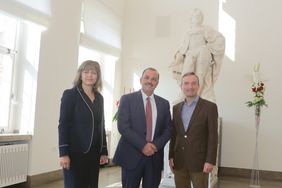 Der Bürgermeister von Rhodos, Fotis Chatzidiakos, wurde am Sonntag, 3. September, von Oberbürgermeister Thomas Geisel im im Jan-Wellem-Saal des Rathauses empfangen; Foto: Lammert