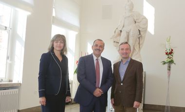 Der Bürgermeister von Rhodos, Fotis Chatzidiakos, wurde am Sonntag, 3. September, von Oberbürgermeister Thomas Geisel im im Jan-Wellem-Saal des Rathauses empfangen; Foto: Lammert