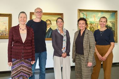 Dr. Susanne Anna, Stadtmuseum, Prof. Dr. Jürgen Wiener, HHU, Prof. Dr. Stefanie Michels, HHU, Beigeordnete Miriam Koch, und Luisa Rittershaus, HHU, (v.l.) Foto: Landeshauptstadt Düsseldorf/Claus Langer