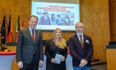 OB Dr. Stephan Keller, Elisabeth Wilfart und Goce Peroski bei der Auftaktveranstaltung (v.l.), Fotos: Uwe Schaffmeister.